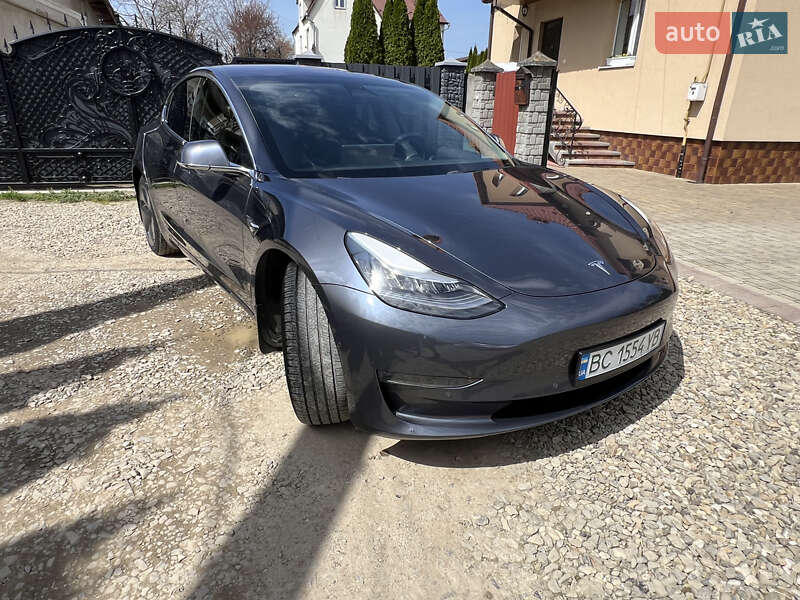 Седан Tesla Model 3 2018 в Самборе