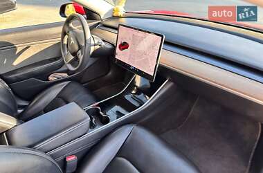 Седан Tesla Model 3 2019 в 