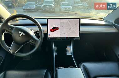 Седан Tesla Model 3 2019 в 