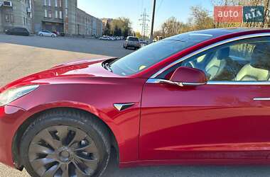 Седан Tesla Model 3 2019 в 