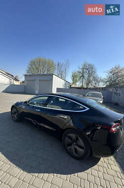 Седан Tesla Model 3 2020 в 