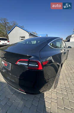 Седан Tesla Model 3 2020 в 