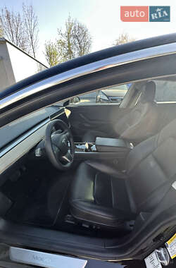 Седан Tesla Model 3 2020 в 