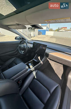Седан Tesla Model 3 2020 в 