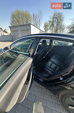 Седан Tesla Model 3 2020 в 
