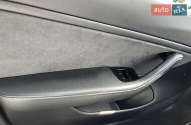 Седан Tesla Model 3 2019 в 
