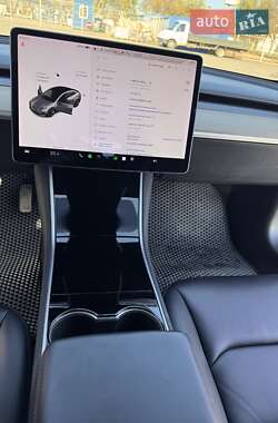 Седан Tesla Model 3 2018 в 