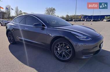 Седан Tesla Model 3 2018 в 