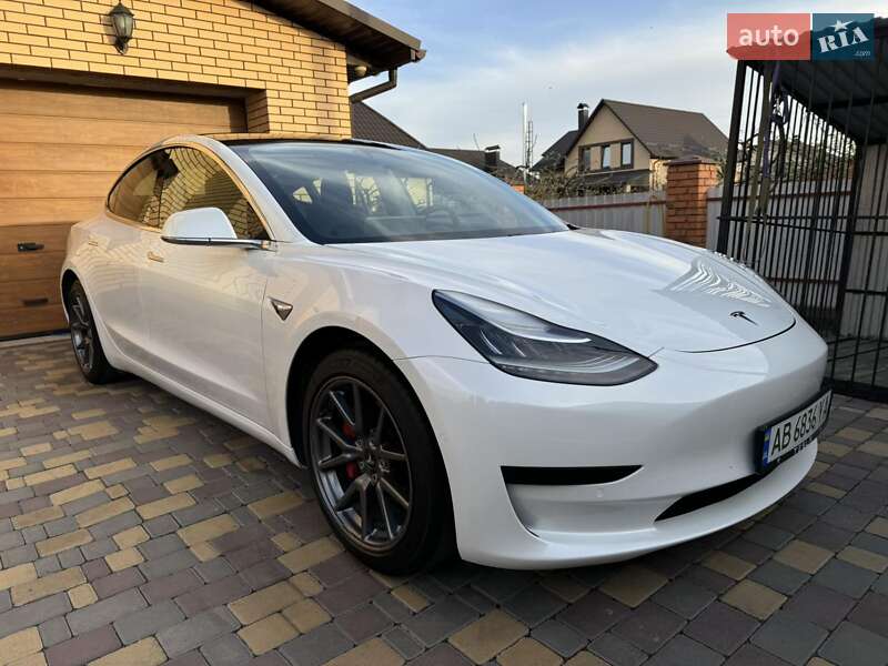 Седан Tesla Model 3 2020 в Вінниці