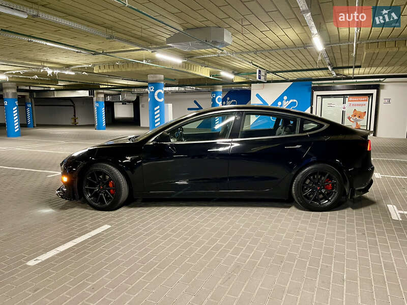 Седан Tesla Model 3 2018 в Києві