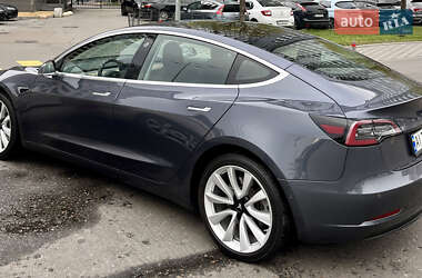 Седан Tesla Model 3 2019 в 