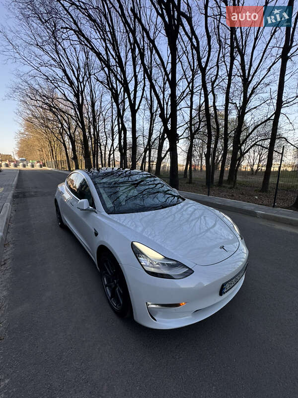 Седан Tesla Model 3 2018 в Киеве