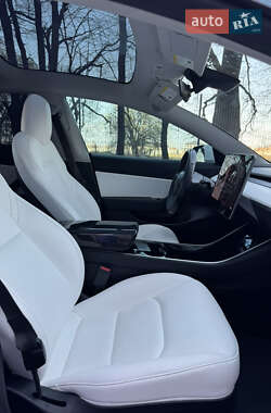 Седан Tesla Model 3 2018 в 