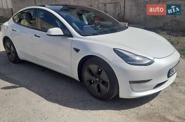 Седан Tesla Model 3 2021 в 