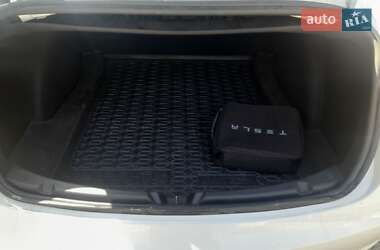 Седан Tesla Model 3 2021 в 