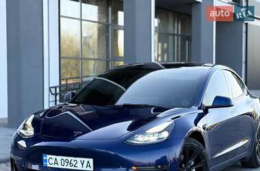 Седан Tesla Model 3 2022 в Черкассах