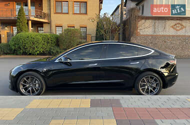 Седан Tesla Model 3 2019 в 