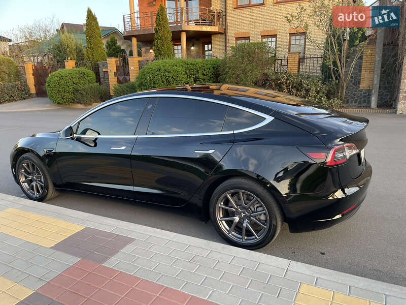 Седан Tesla Model 3 2019 в Білій Церкві
