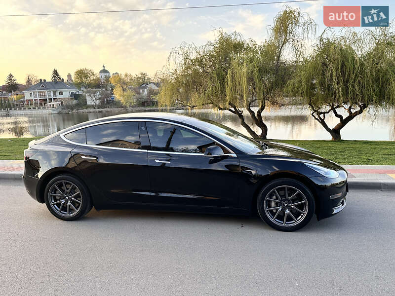 Седан Tesla Model 3 2019 в Білій Церкві