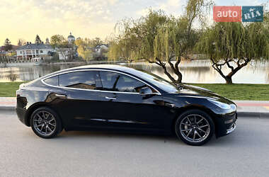 Седан Tesla Model 3 2019 в 