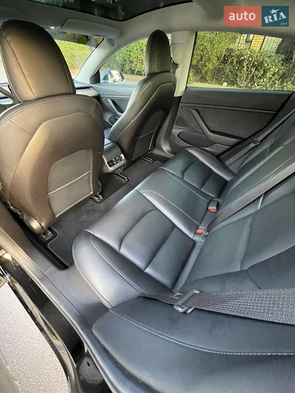 Седан Tesla Model 3 2019 в Білій Церкві