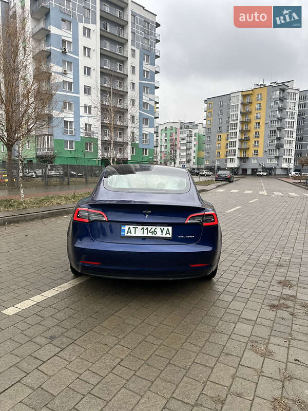 Седан Tesla Model 3 2018 в Тлумаче
