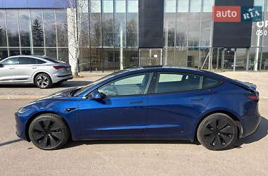 Седан Tesla Model 3 2024 в 