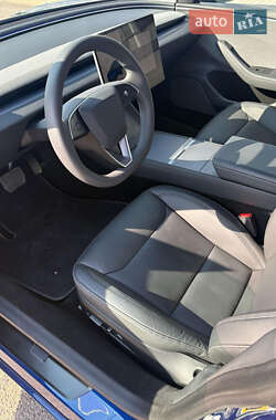 Седан Tesla Model 3 2024 в 