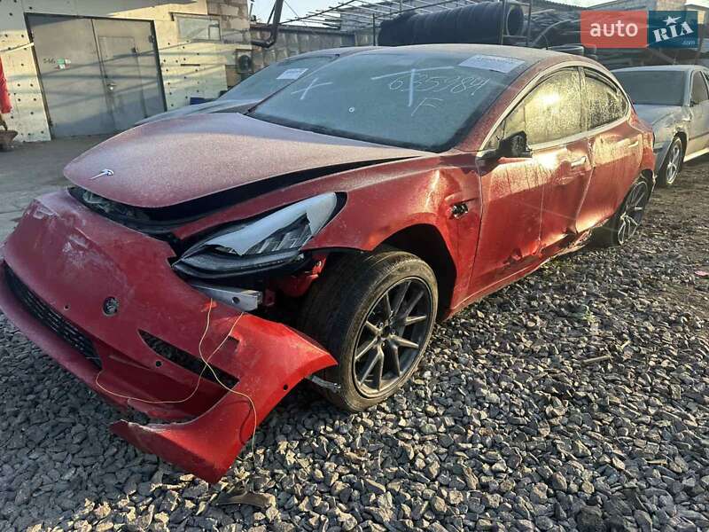 Седан Tesla Model 3 2020 в 