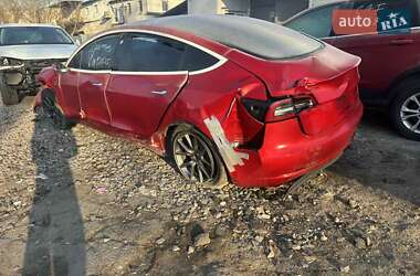 Седан Tesla Model 3 2020 в 