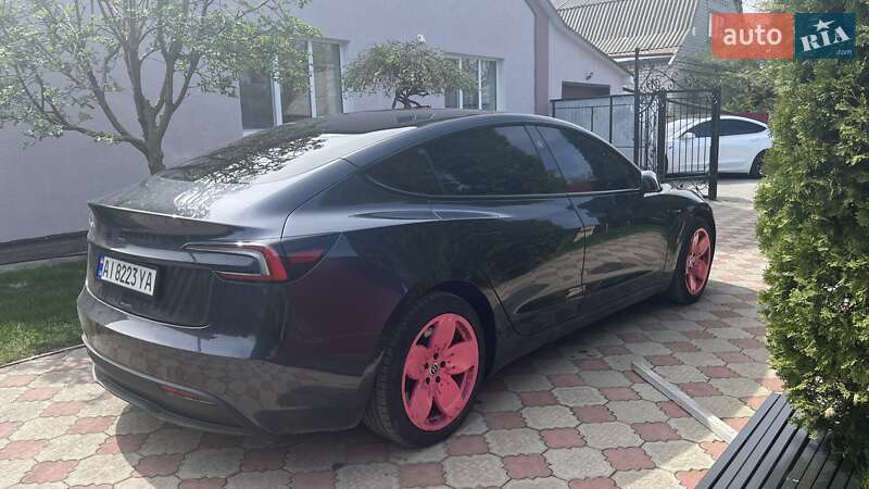 Седан Tesla Model 3 2024 в Києві
