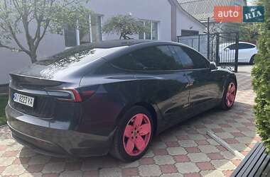 Седан Tesla Model 3 2024 в 