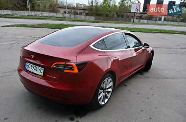 Седан Tesla Model 3 2019 в Львові