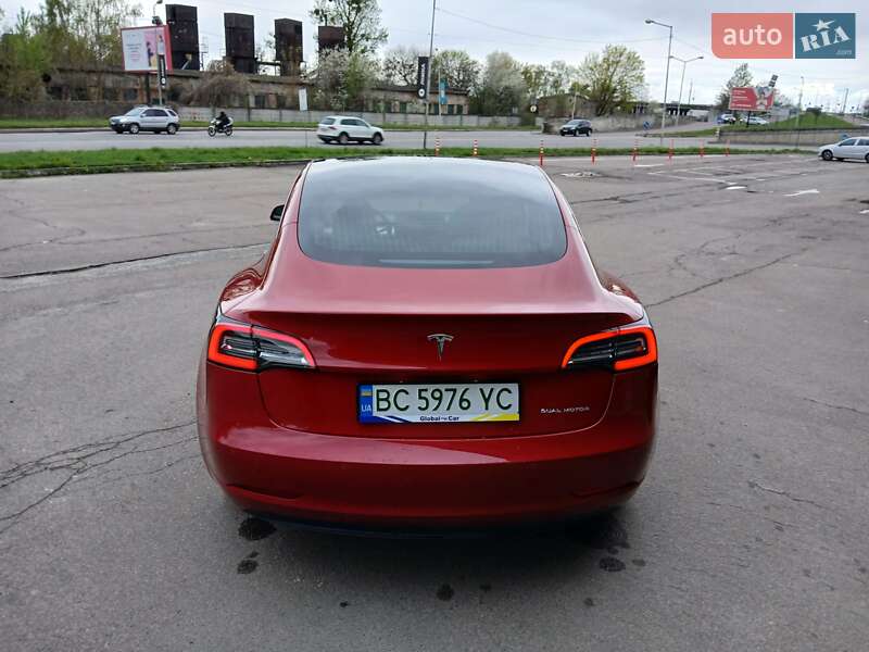 Седан Tesla Model 3 2019 в Львове