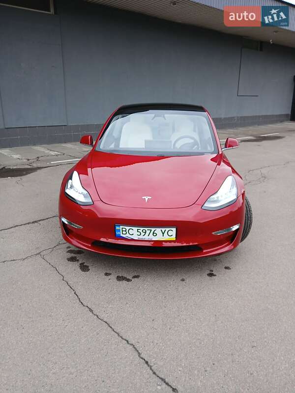 Седан Tesla Model 3 2019 в Львове