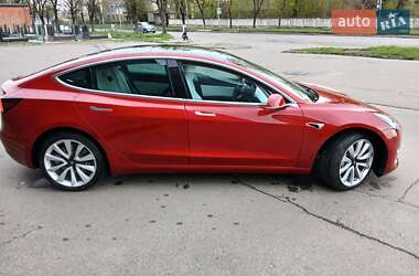 Седан Tesla Model 3 2019 в Львове