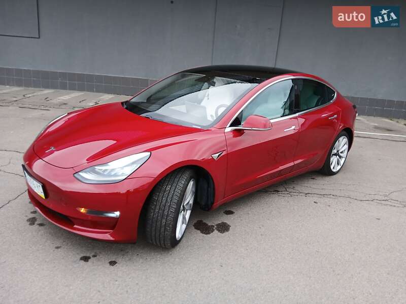 Седан Tesla Model 3 2019 в Львове