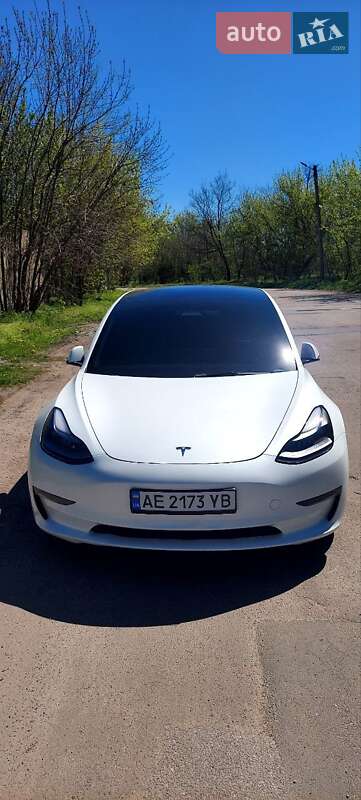 Седан Tesla Model 3 2022 в Днепре