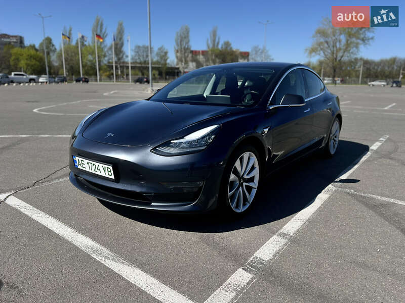 Седан Tesla Model 3 2018 в 
