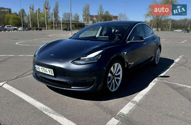 Седан Tesla Model 3 2018 в 