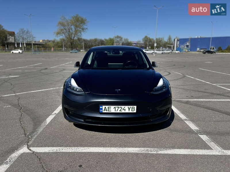 Седан Tesla Model 3 2018 в Днепре