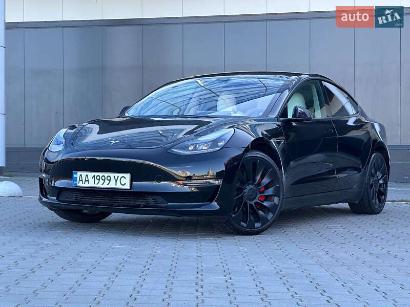 Седан Tesla Model 3 2022 в Киеве
