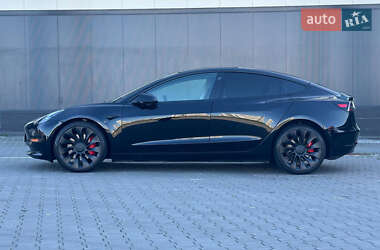Седан Tesla Model 3 2022 в 