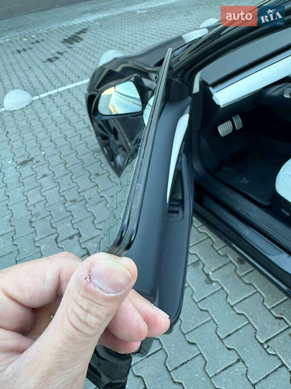 Седан Tesla Model 3 2022 в Киеве