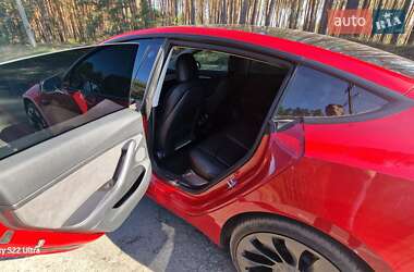 Седан Tesla Model 3 2022 в 