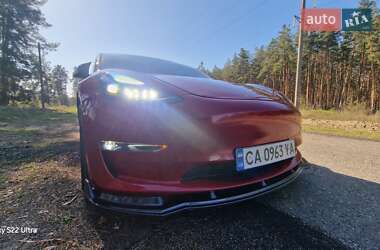 Седан Tesla Model 3 2022 в 