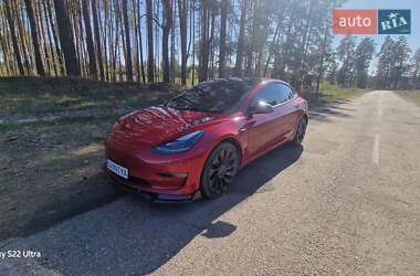 Седан Tesla Model 3 2022 в 