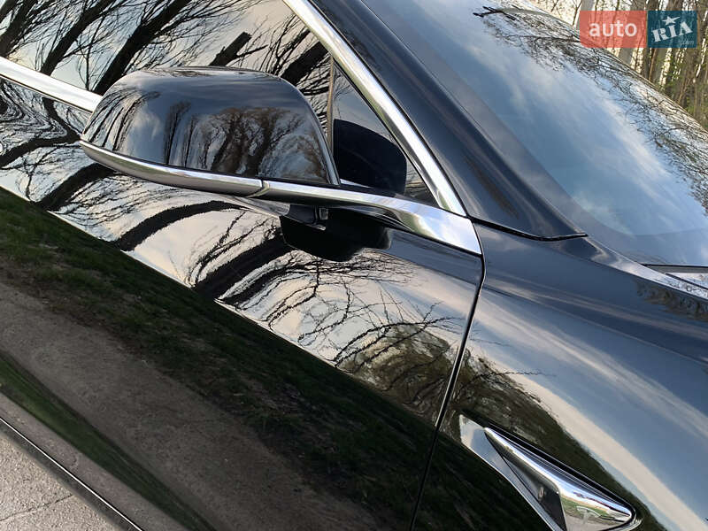 Седан Tesla Model 3 2019 в Ірпені