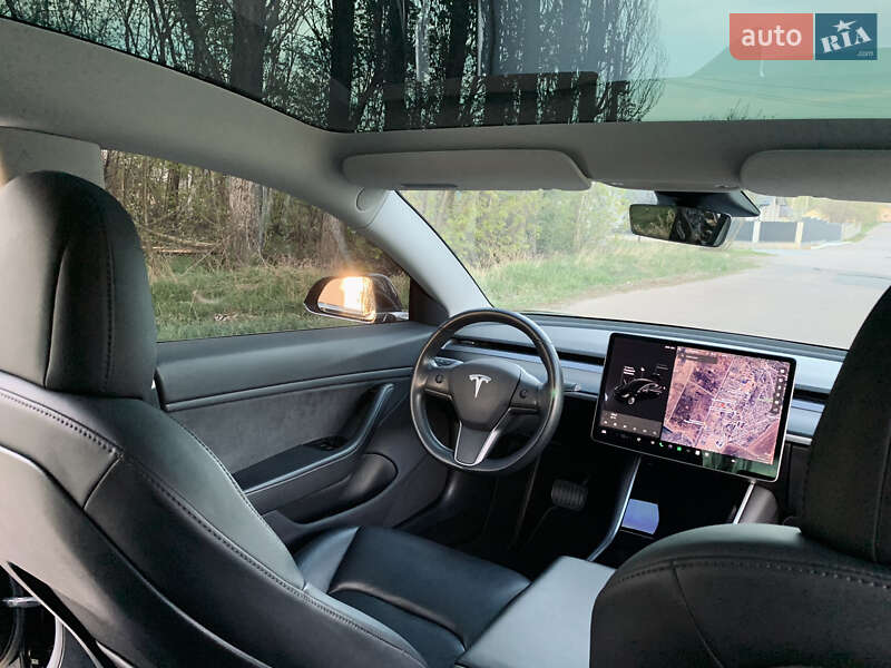 Седан Tesla Model 3 2019 в Ірпені
