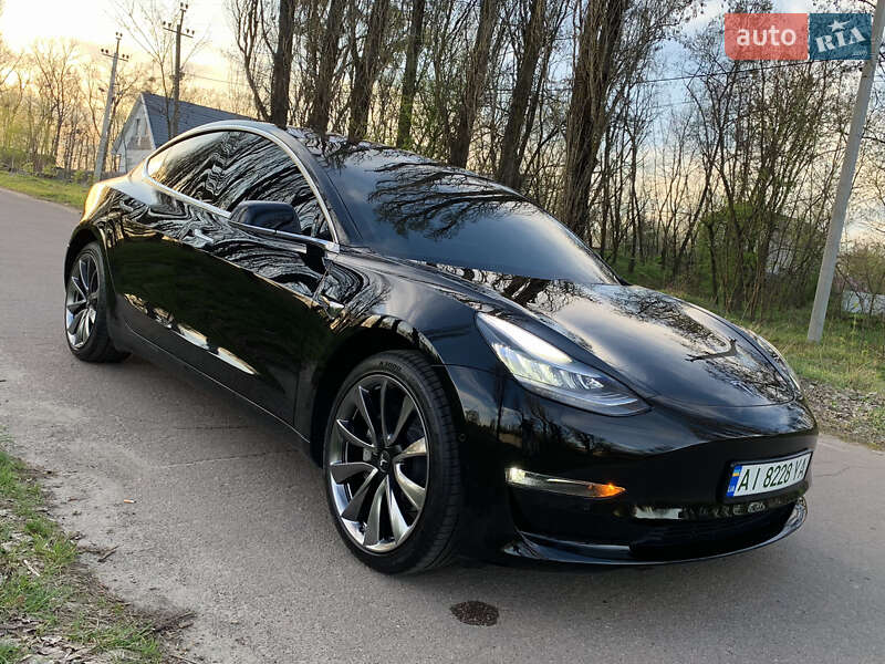 Седан Tesla Model 3 2019 в Ірпені